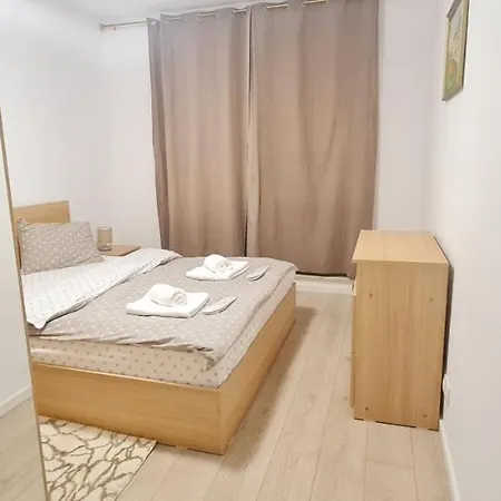 Ivory Lux Aviatiei Apartment *