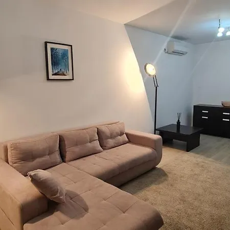 Ivory Lux Aviatiei Apartment *